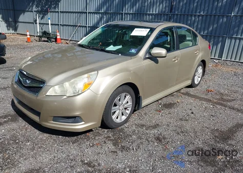 2010 Subaru Legacy 2.5I Premium из США, поврежденный, VIN 4S3BMBG68A3236320